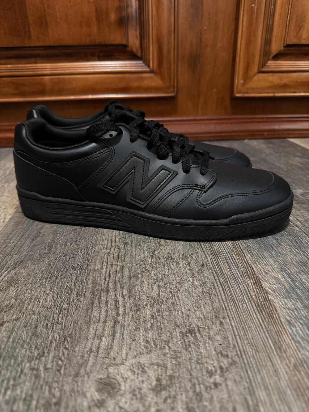 New Balance 480 men’s leather sneakers in a triple black colorway SZ 13